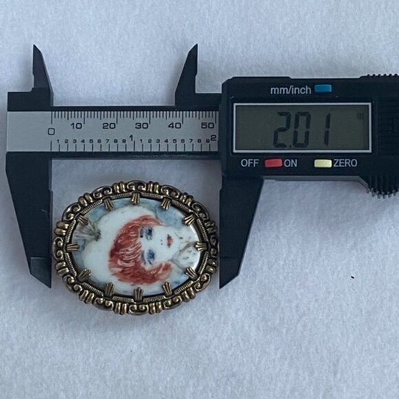 VTG 2" Oval Hand Painted Porcelain Woman Brass Brooch Signed Western Germany - Picture 7 of 12